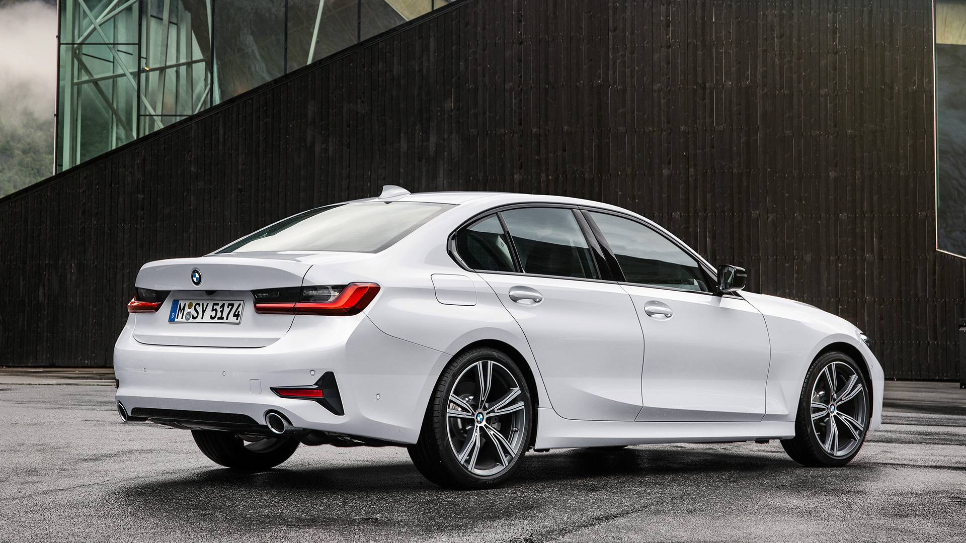 StriveME - بي ام دبليو الفئة الثالثة 2019 الجديدة وصلت رسمياً